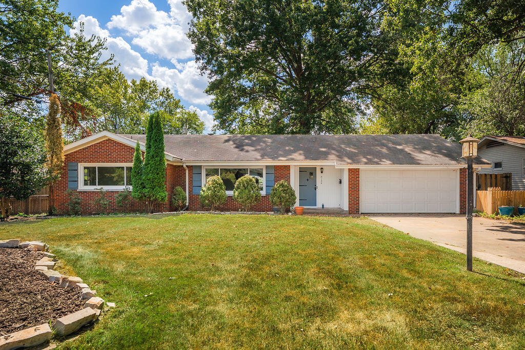 Photo of 2134 E Crestview Street Springfield MO 65804
