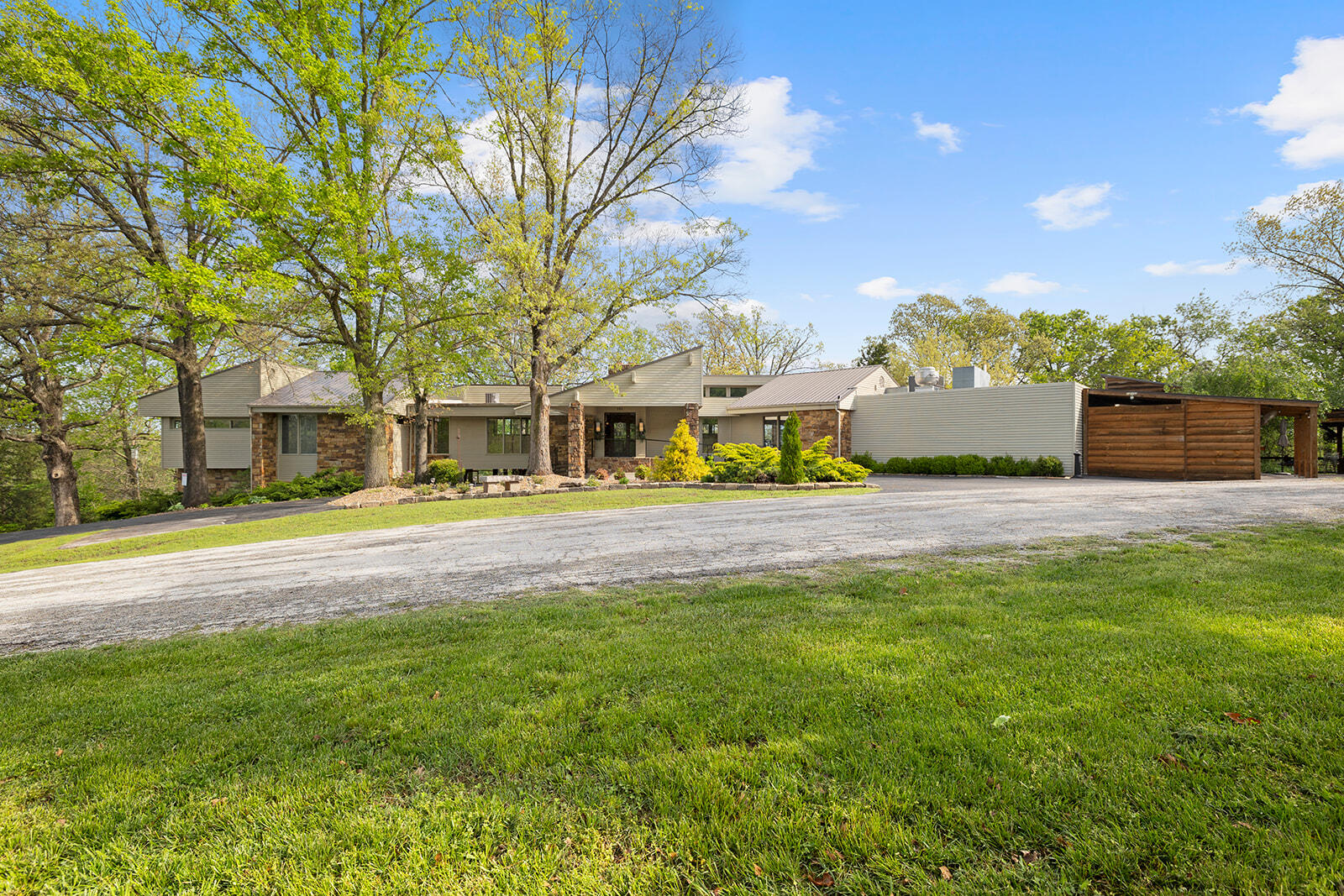 Photo of 381 W Guin Road Nixa MO 65714