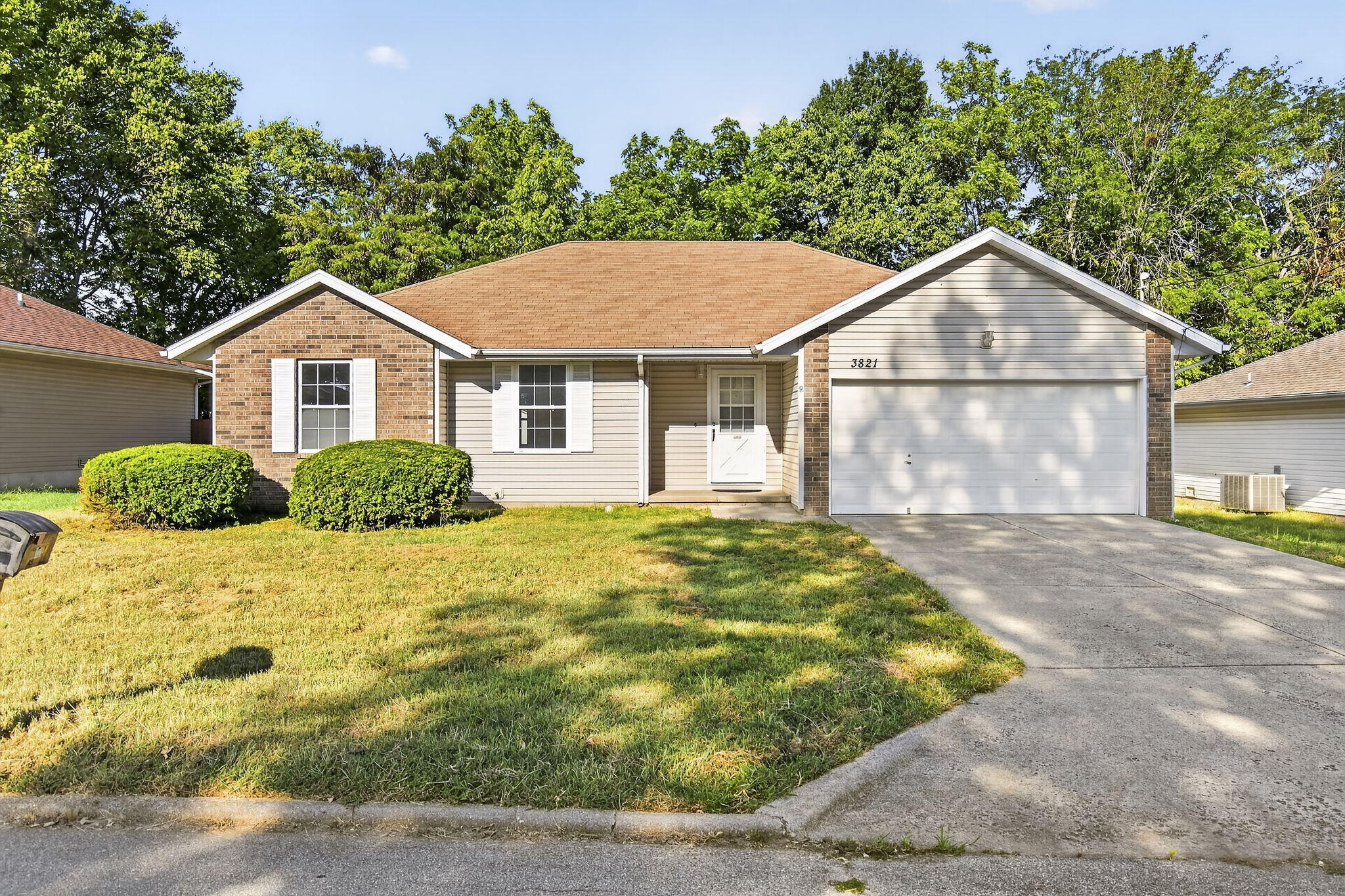 Photo of 3821 S Leawood Avenue Springfield MO 65807