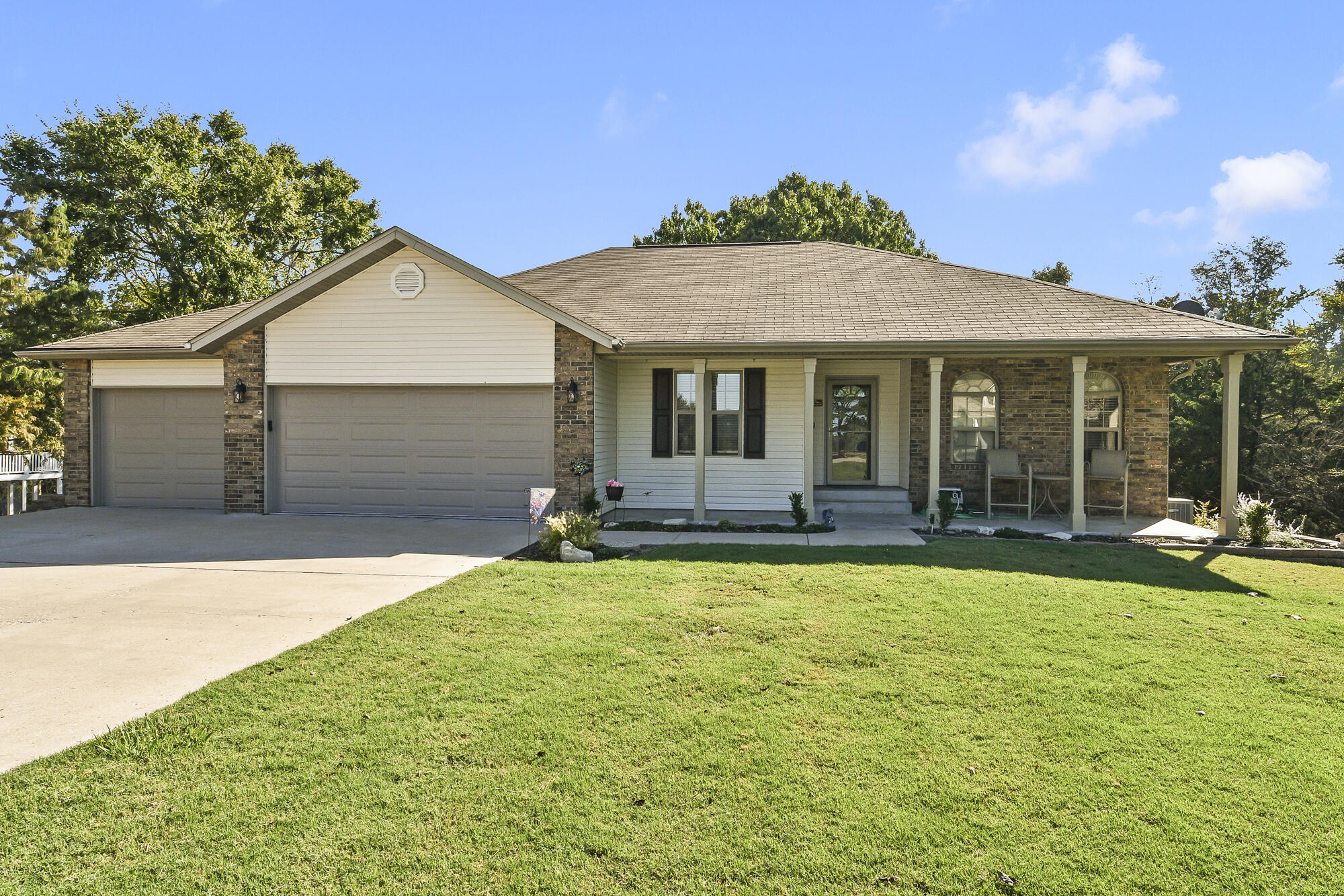 Photo of 285 Meadow Ridge N Branson MO 65616