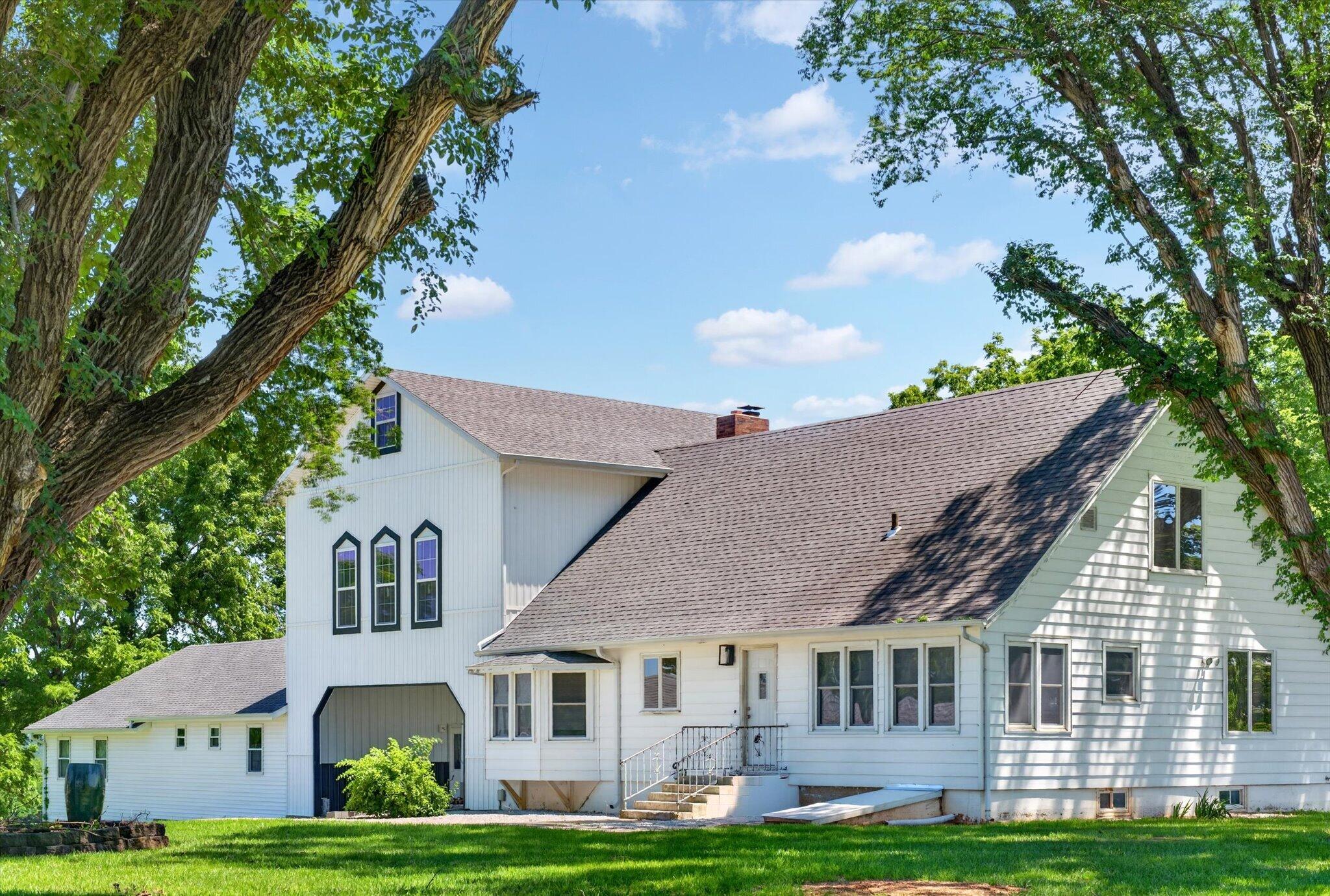 Photo of 16073 Equestrian Way Stockton MO 65785