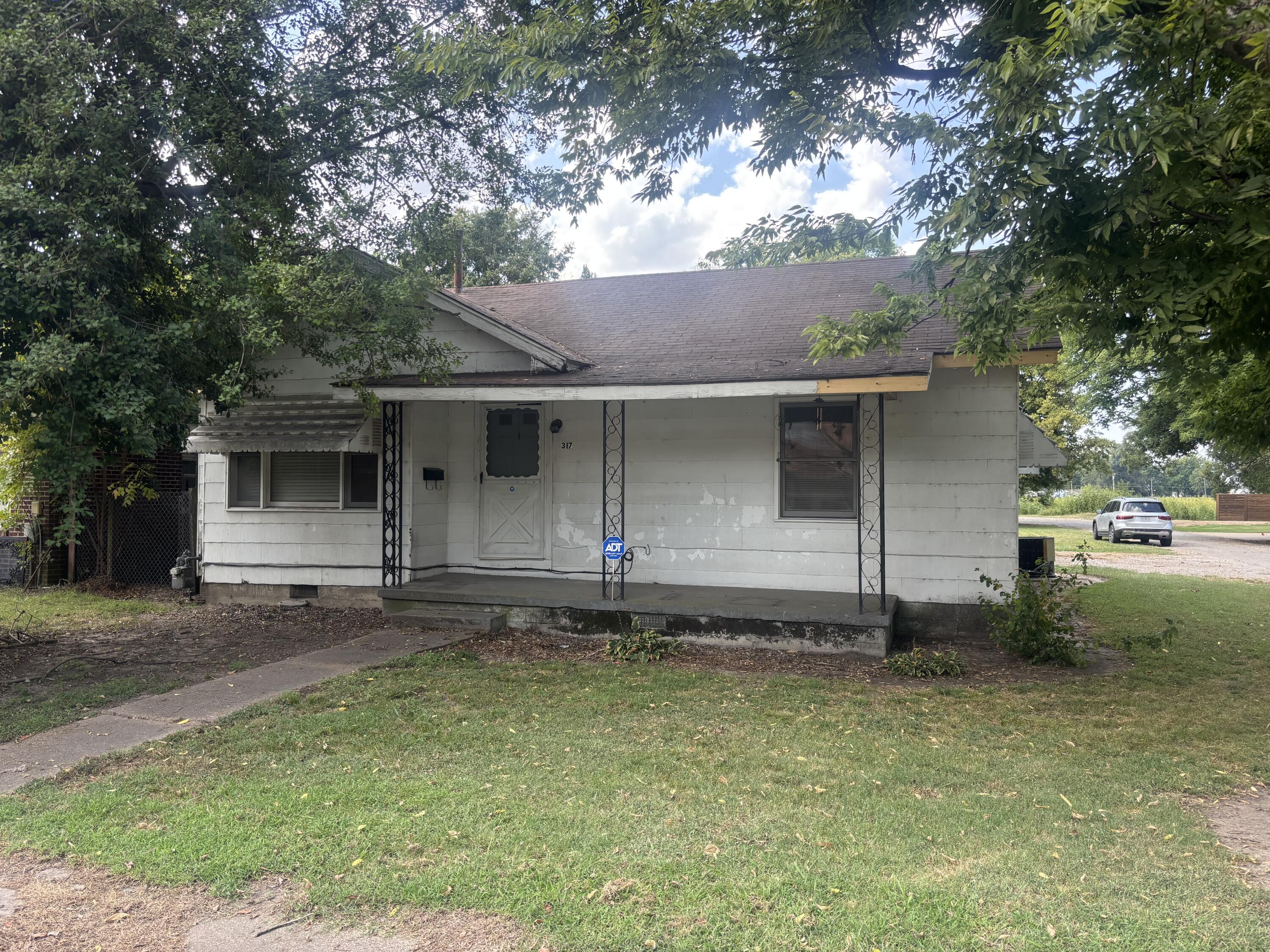 Photo of 317 W Main Street Steele MO 63877