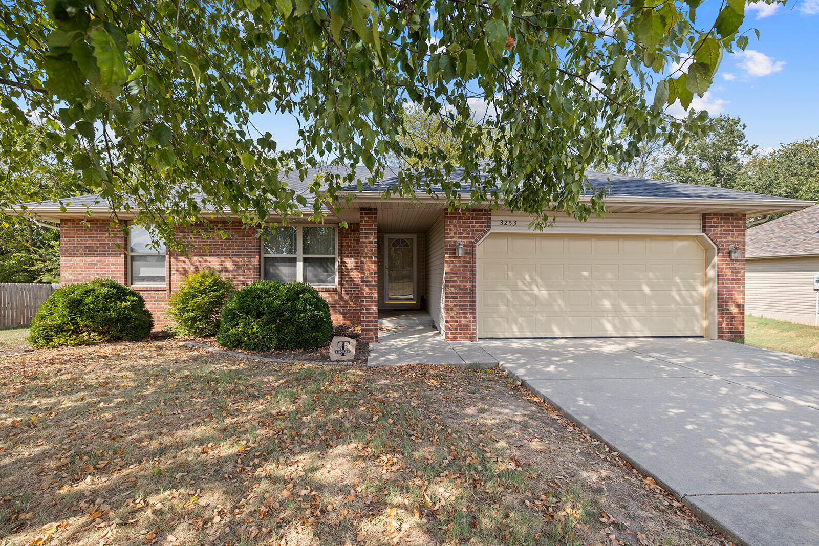 Photo of 3253 E Colonial Street Republic MO 65738
