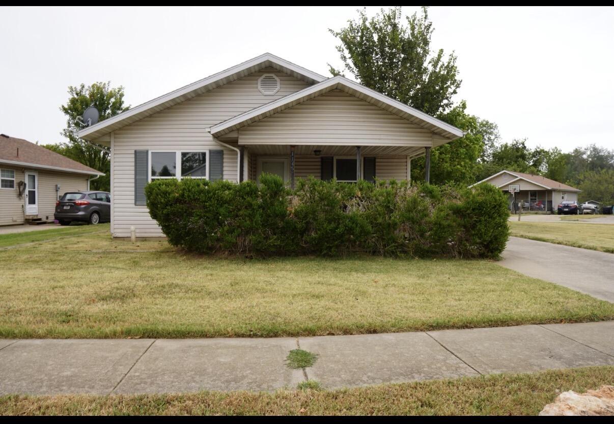 Photo of 1145 N Oak Park Drive Springfield MO 65802