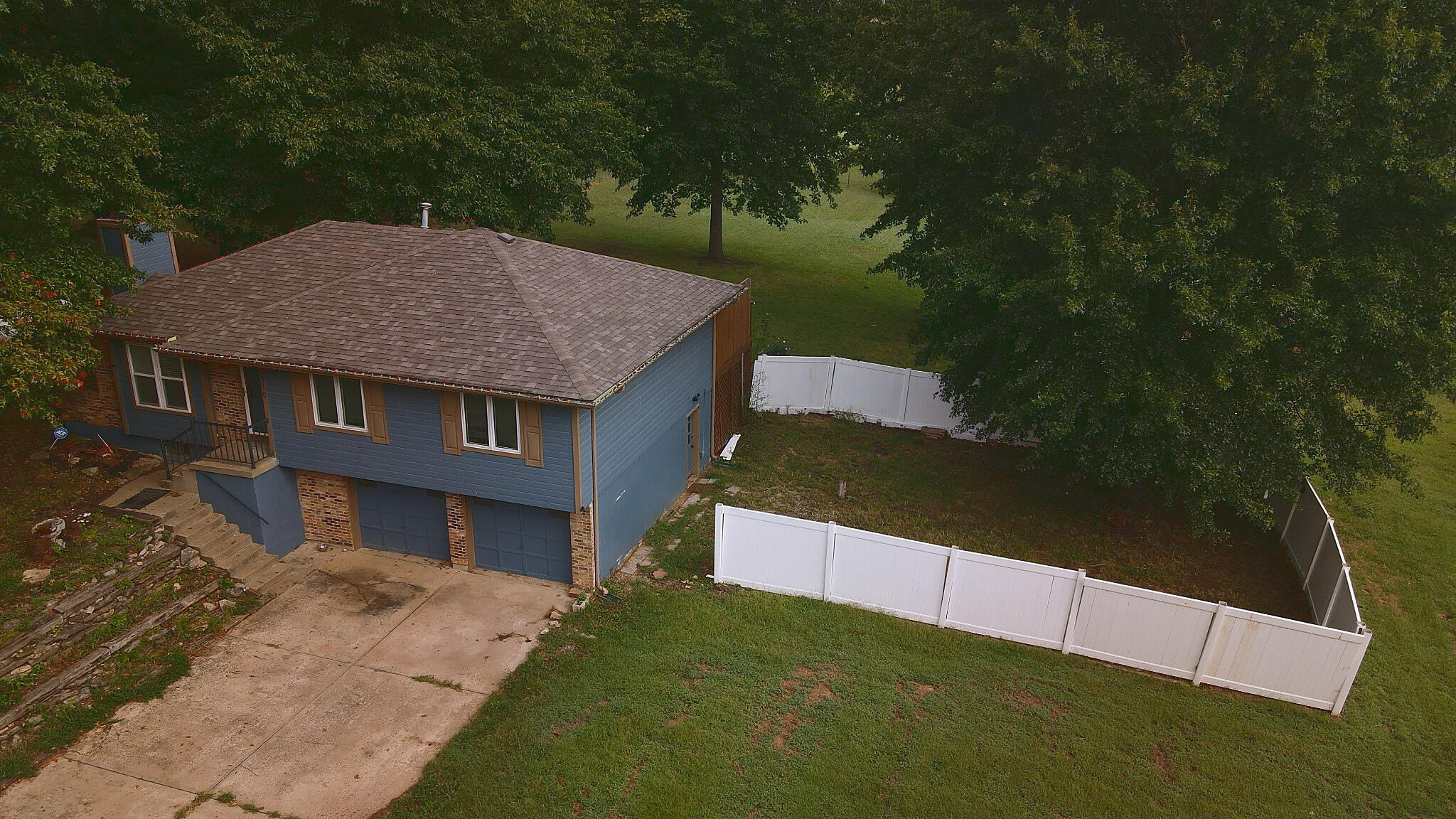 Photo of 32910 E Oak Hill School Road Oak Grove MO 64075