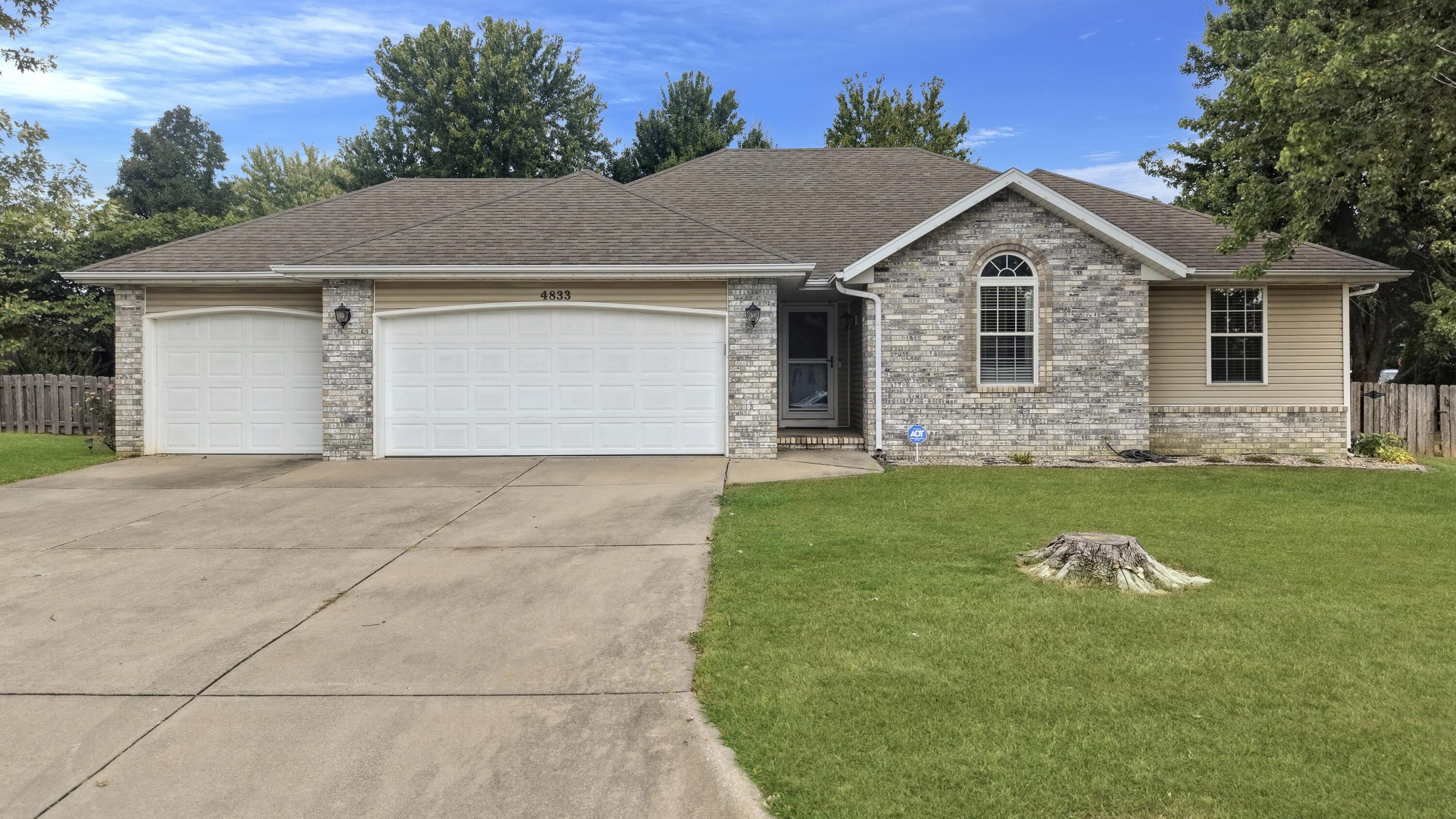 Photo of 4833 N Kensington Drive Ozark MO 65721