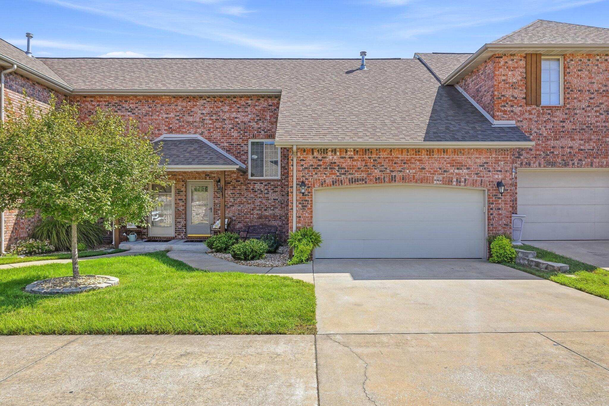 Photo of 2327 W Chesterfield Boulevard #F Springfield MO 65807