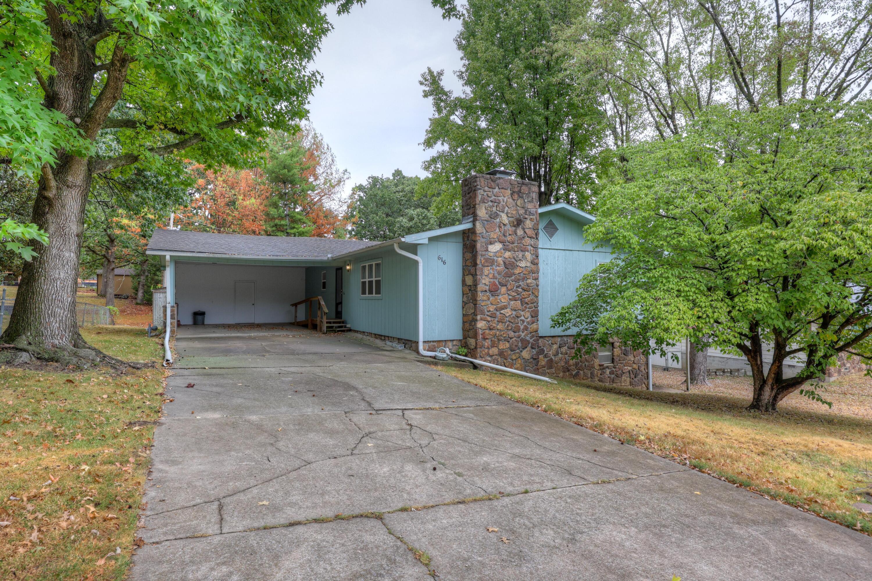 Photo of 616 Joy Street Neosho MO 64850