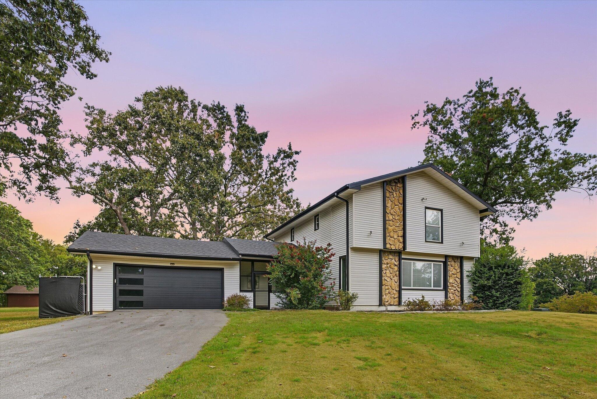 Photo of 1511 E Groves Drive Ozark MO 65721