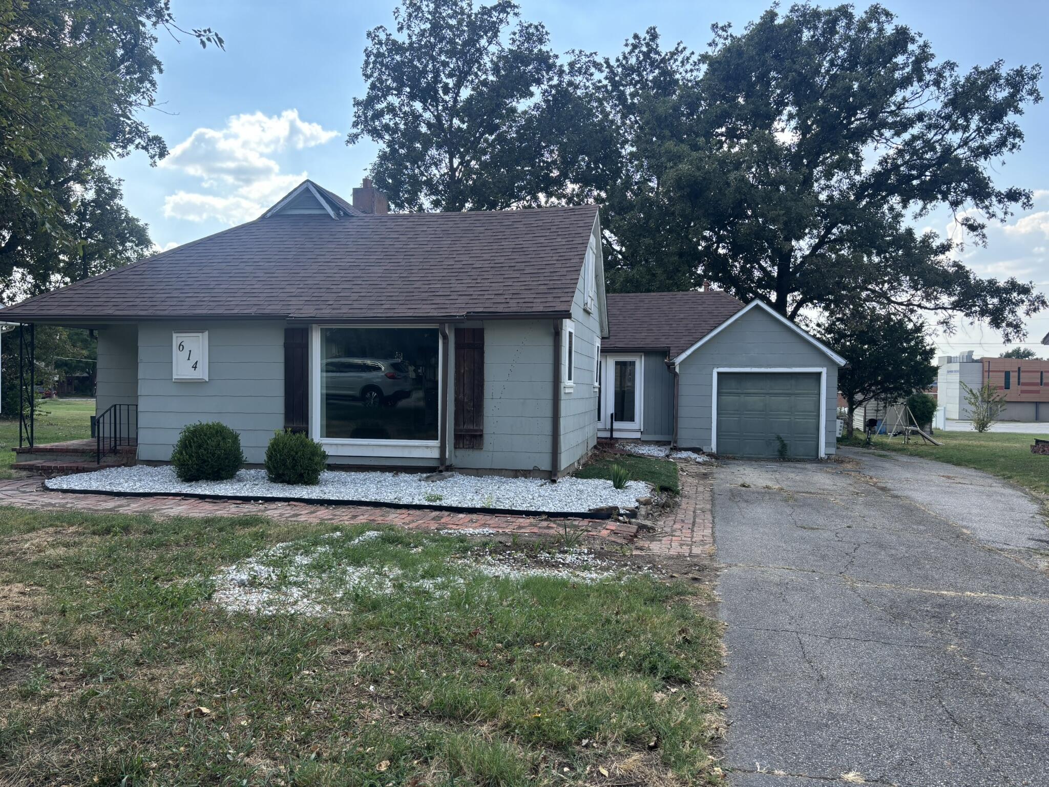 Photo of 614 S Oakland Street Webb City MO 64870