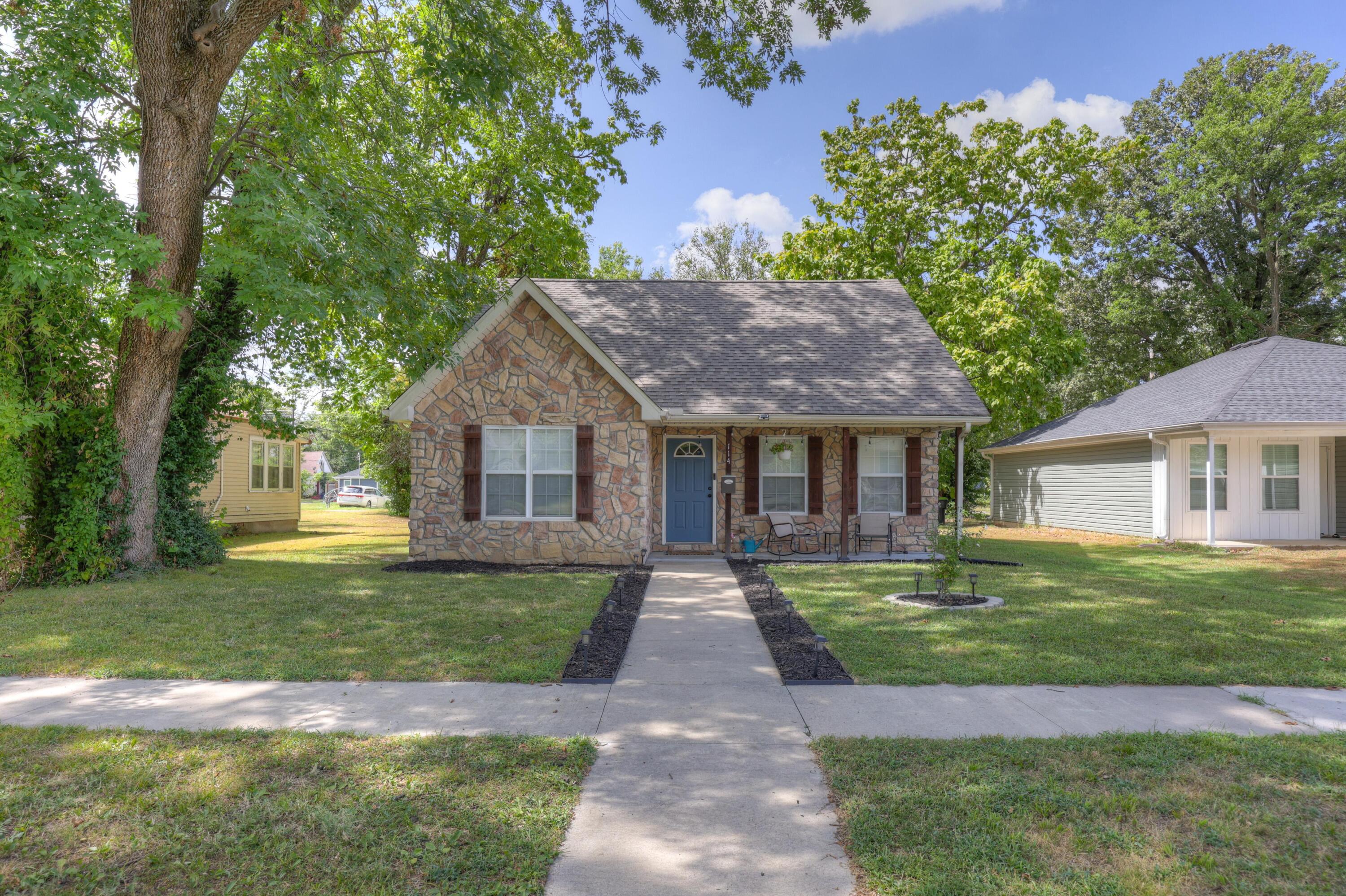 Photo of 114 S Ball Street Webb City MO 64870