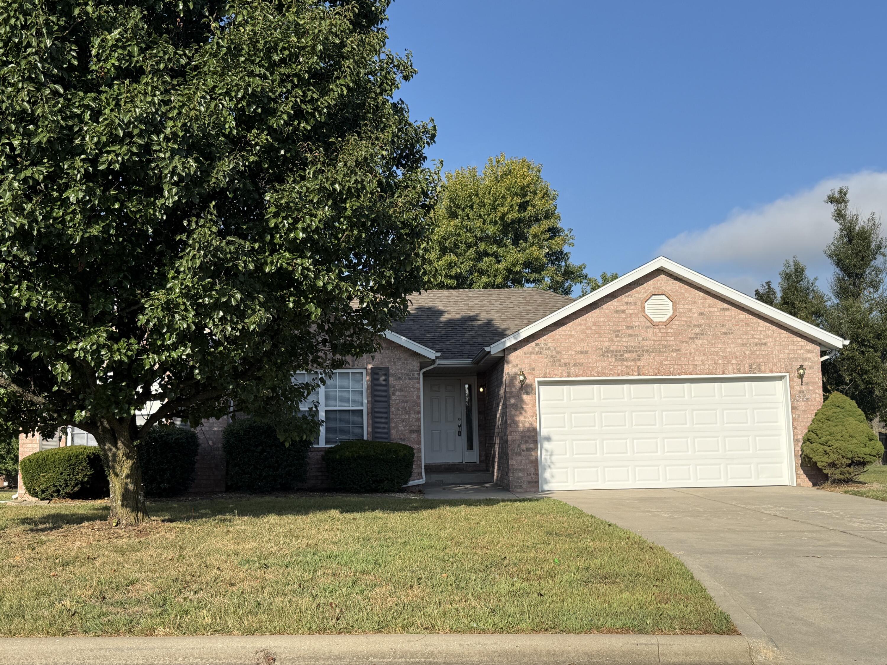 Photo of 5723 S Shiloh Battle Court Brookline MO 65619
