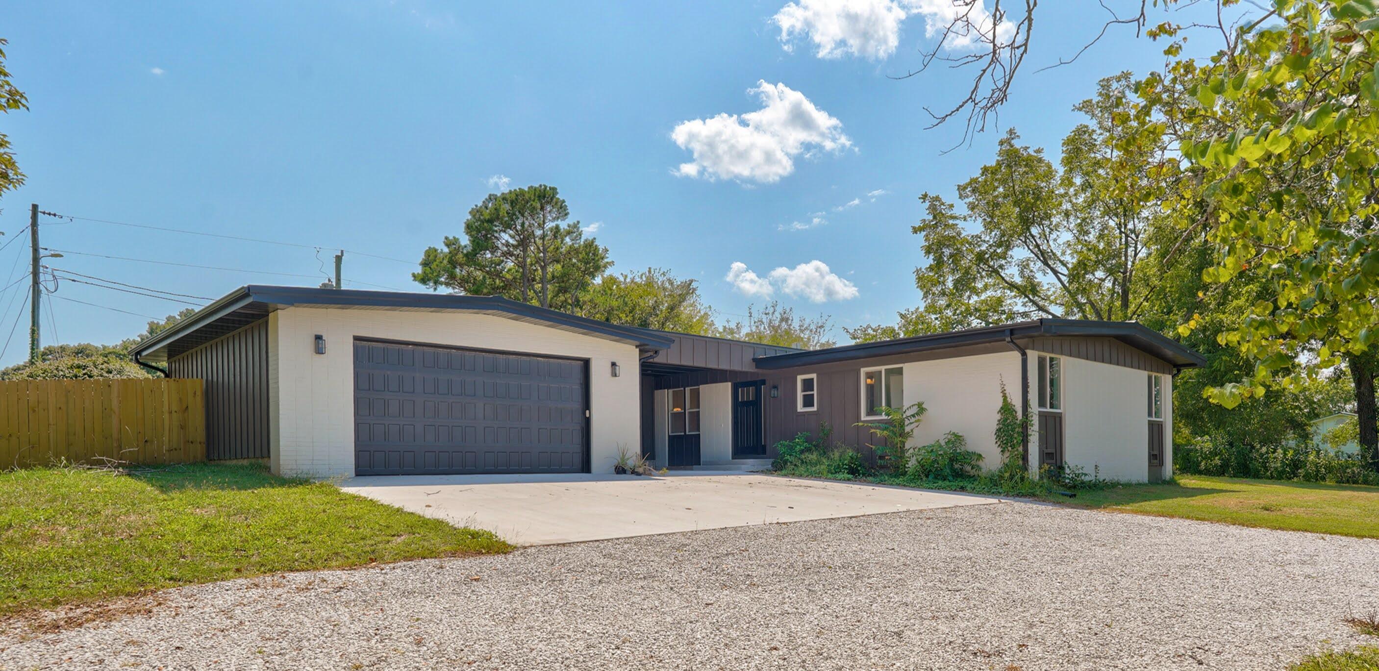 Photo of 5776 E Farm Rd 168 Rogersville MO 65742