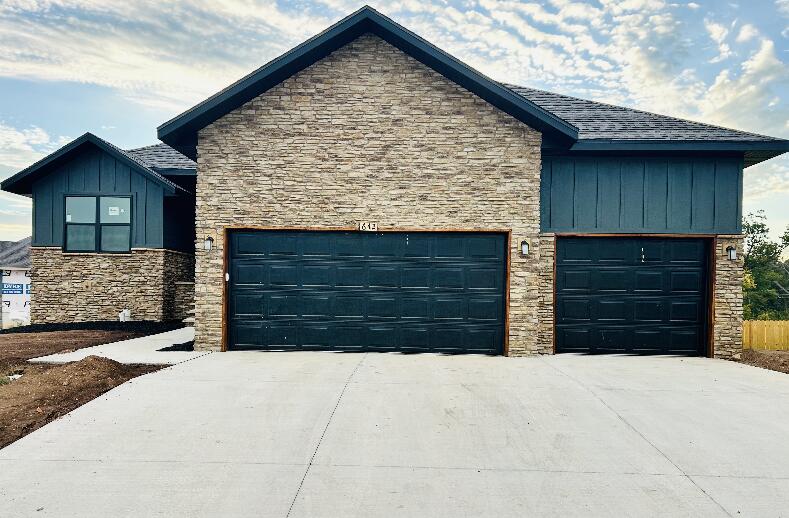 Photo of 642 W Brook Hollow Road Nixa MO 65714