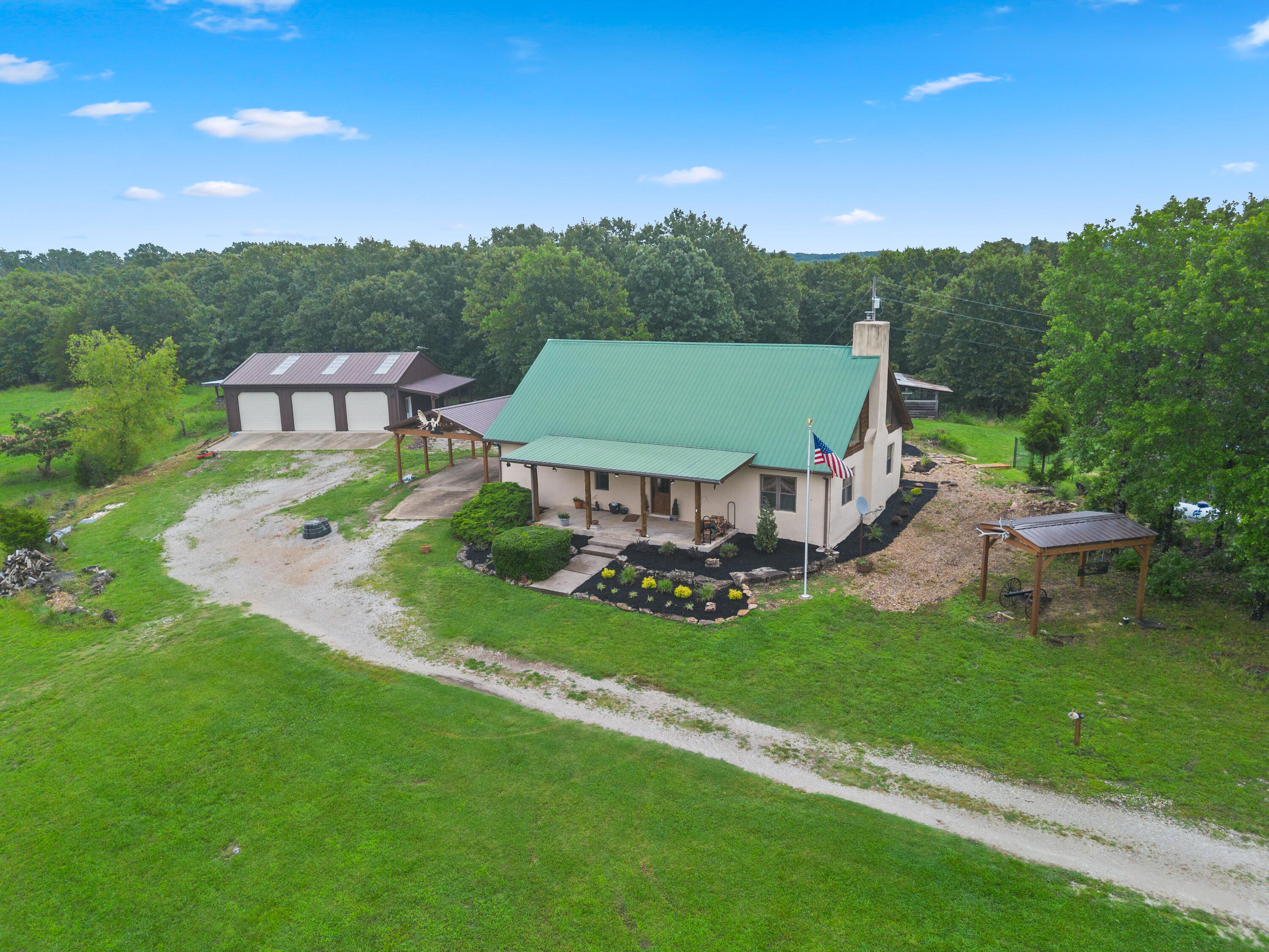 Photo of 2115 Garrison Cutoff Road Taneyville MO 65759