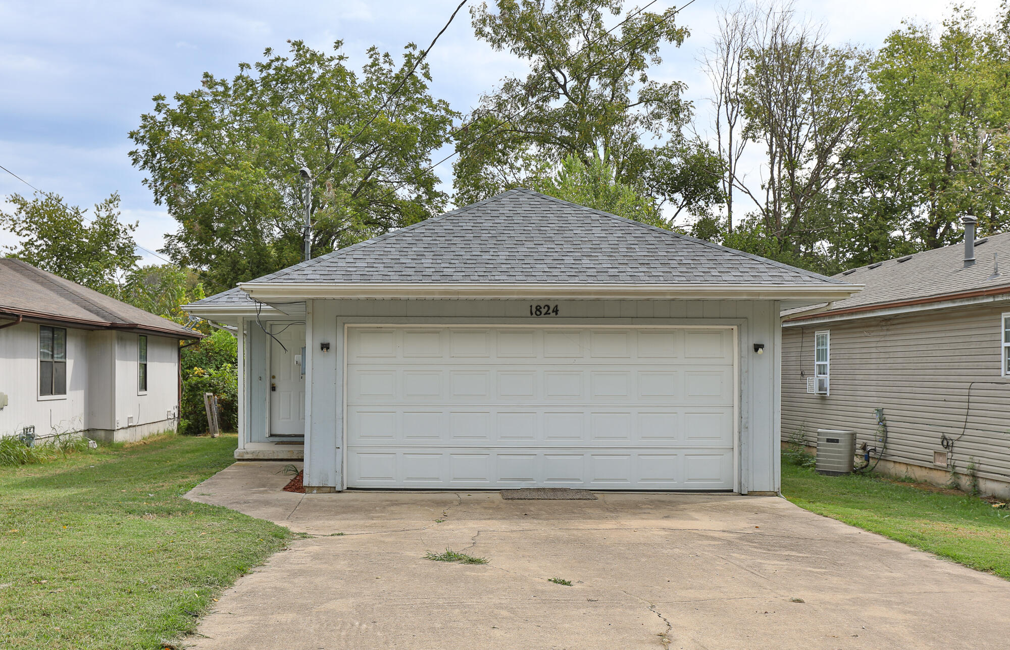 Photo of 1824 N Golden Avenue Springfield MO 65802