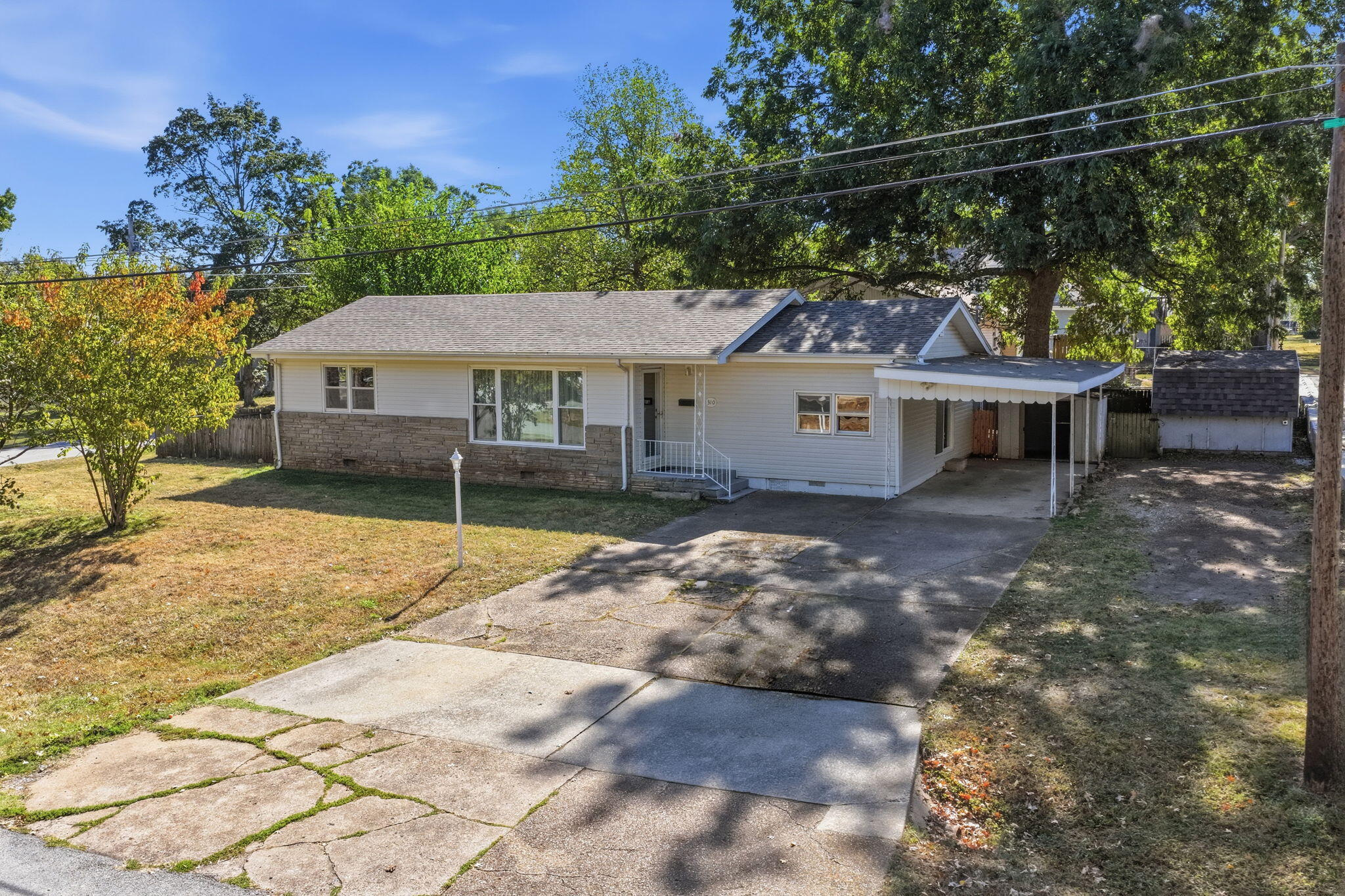 Photo of 310 E Freeman Street Bolivar MO 65613