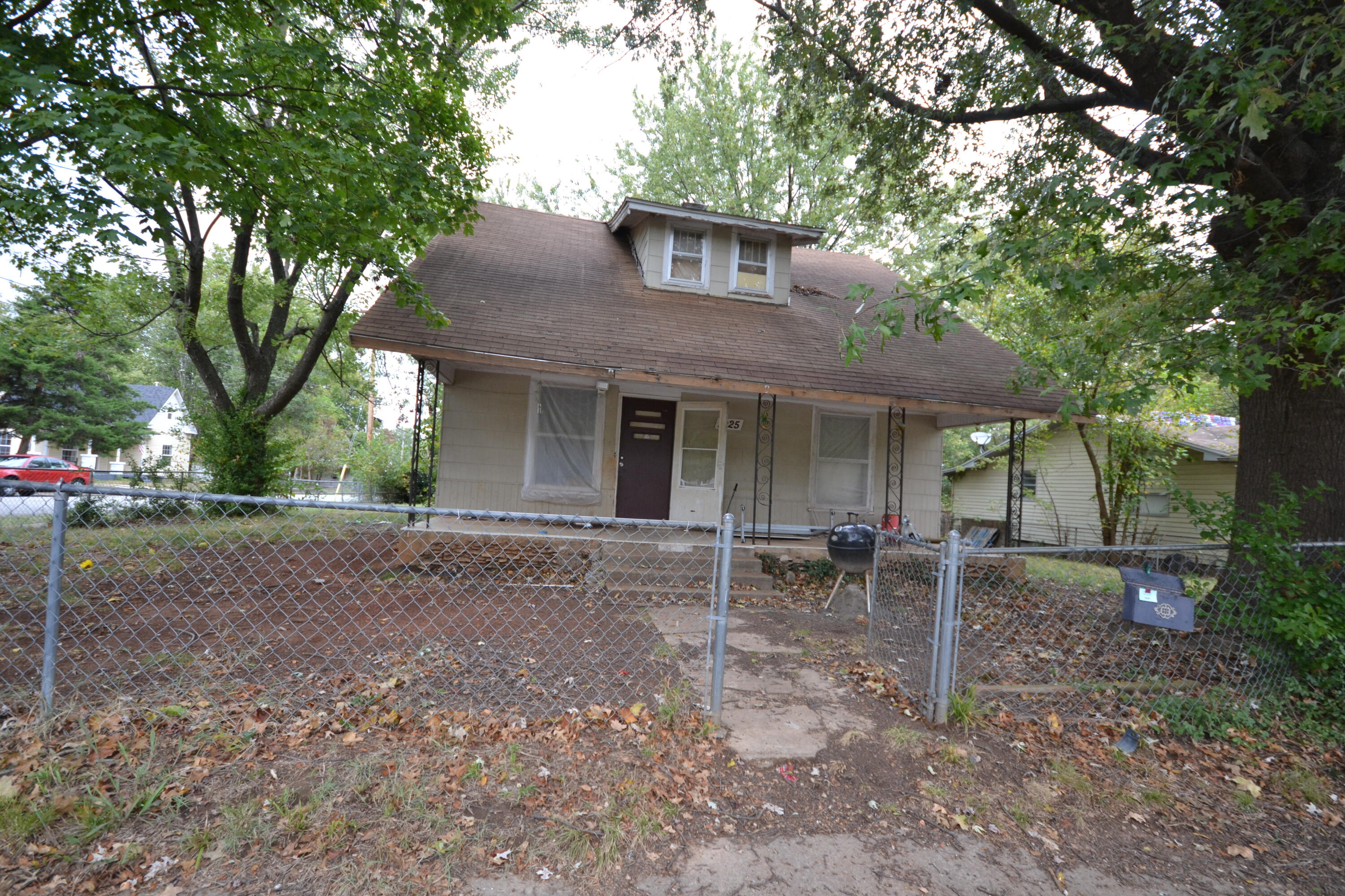 Photo of 1925 W Lee Street Springfield MO 65803