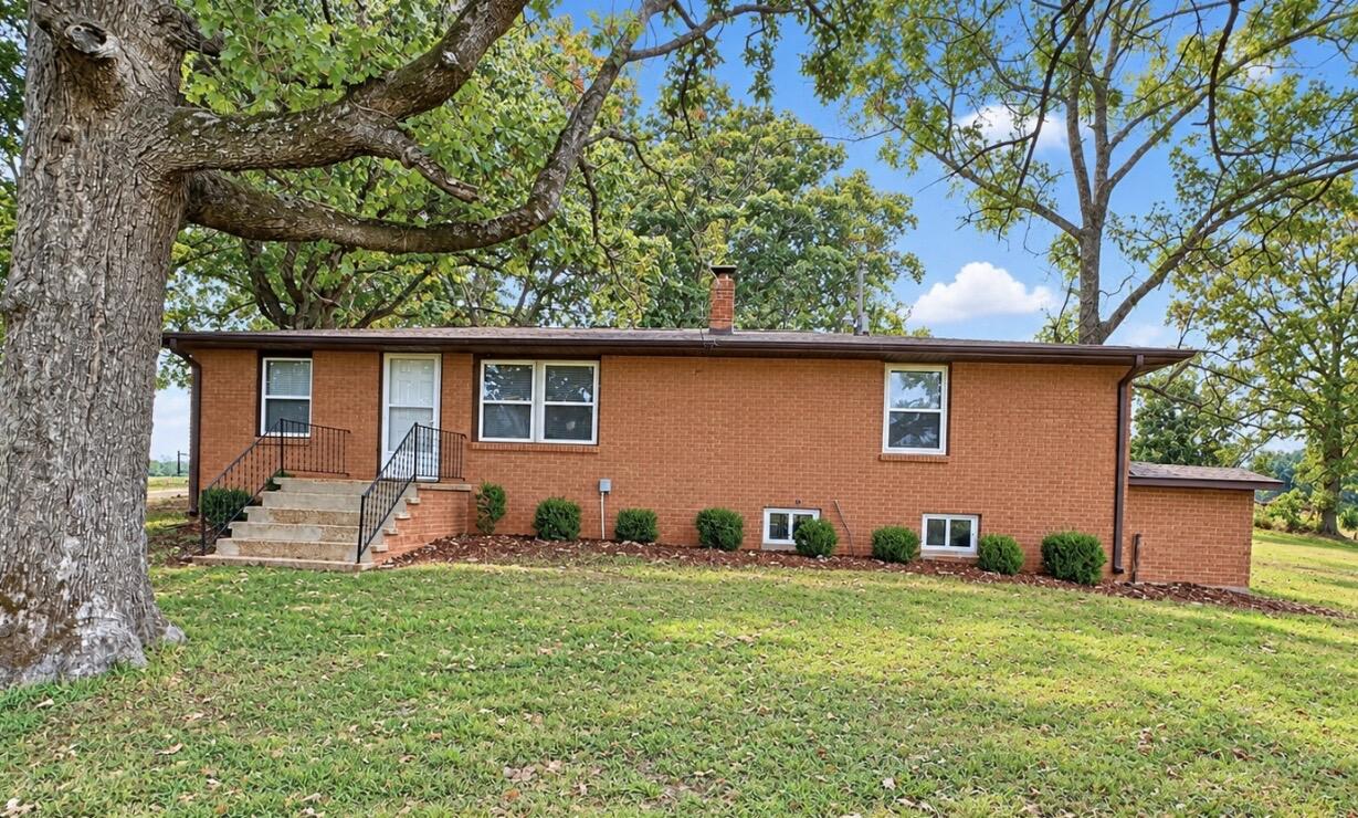 Photo of 1350 County Road 405 Alton MO 65606