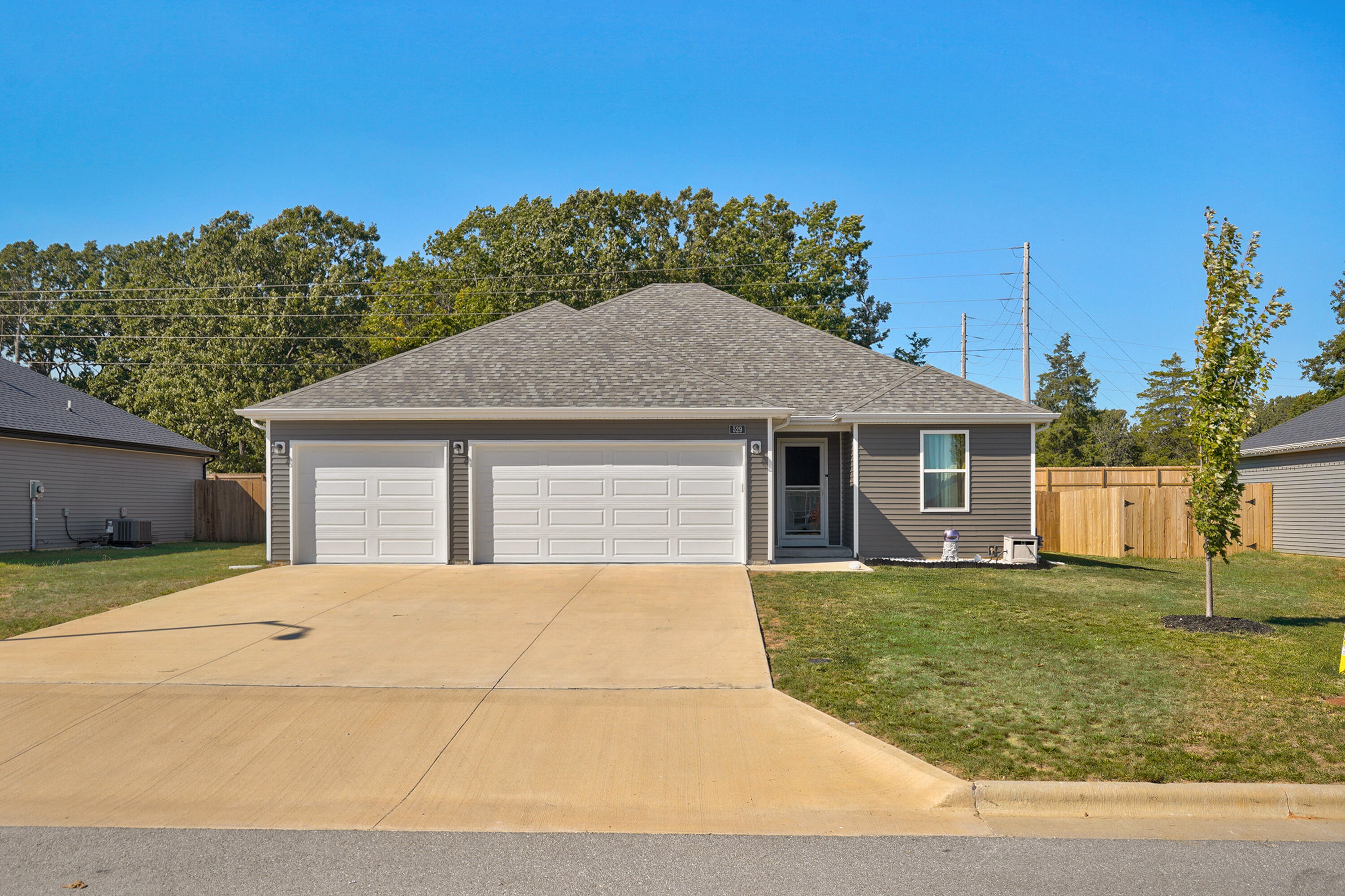 Photo of 529 W Oak Lawn Street Rogersville MO 65742