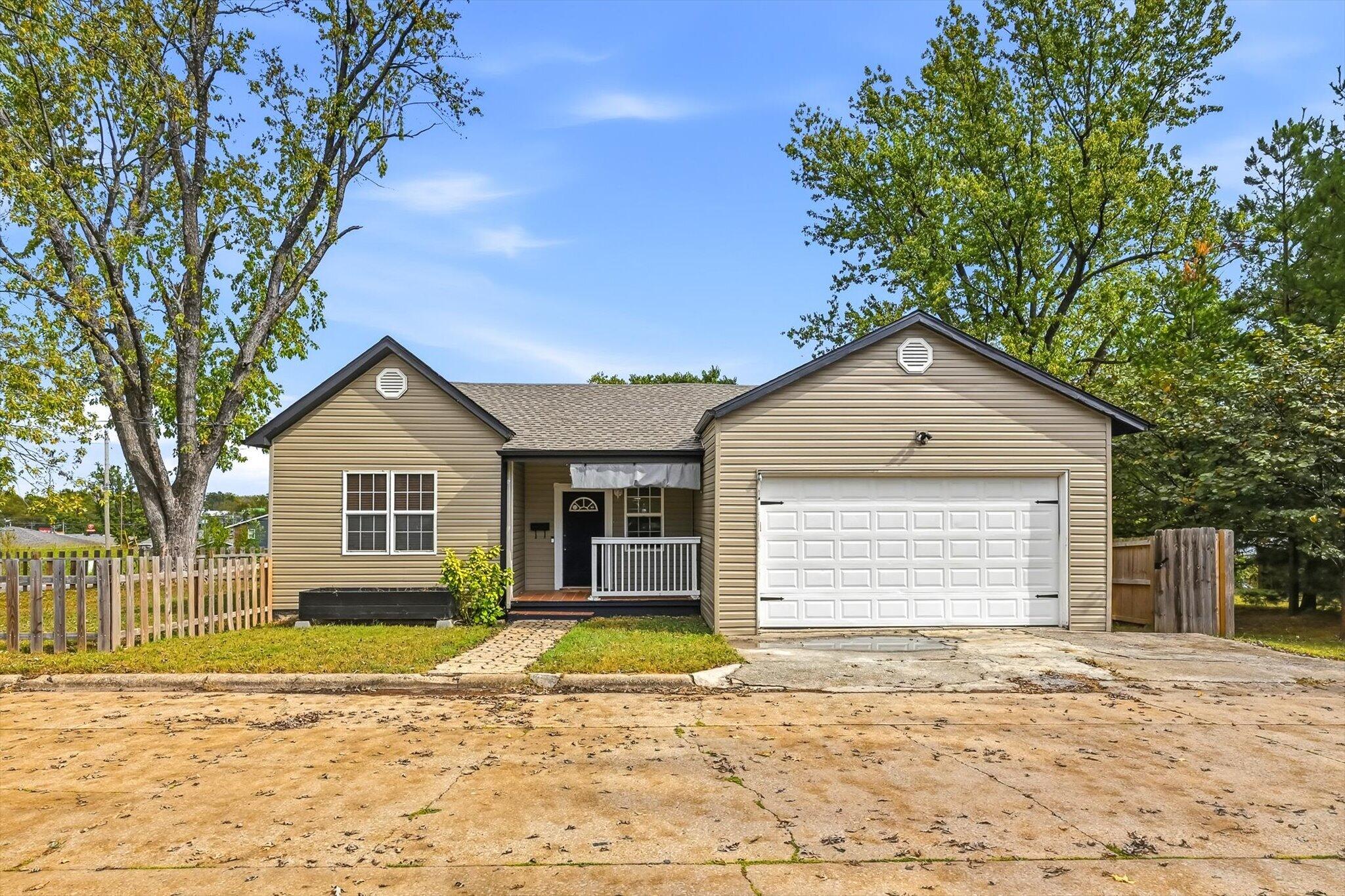 Photo of 2256 N Nettleton Avenue Springfield MO 65803