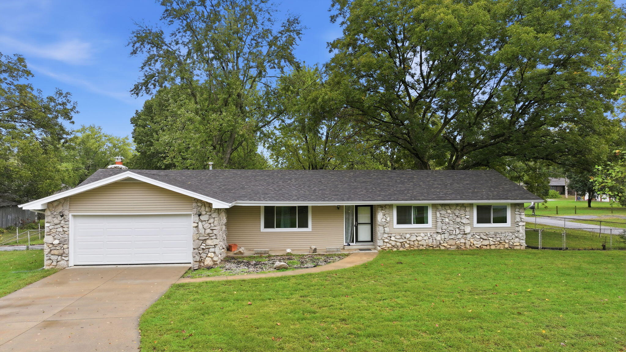 Photo of 119 N Billings Street Billings MO 65610