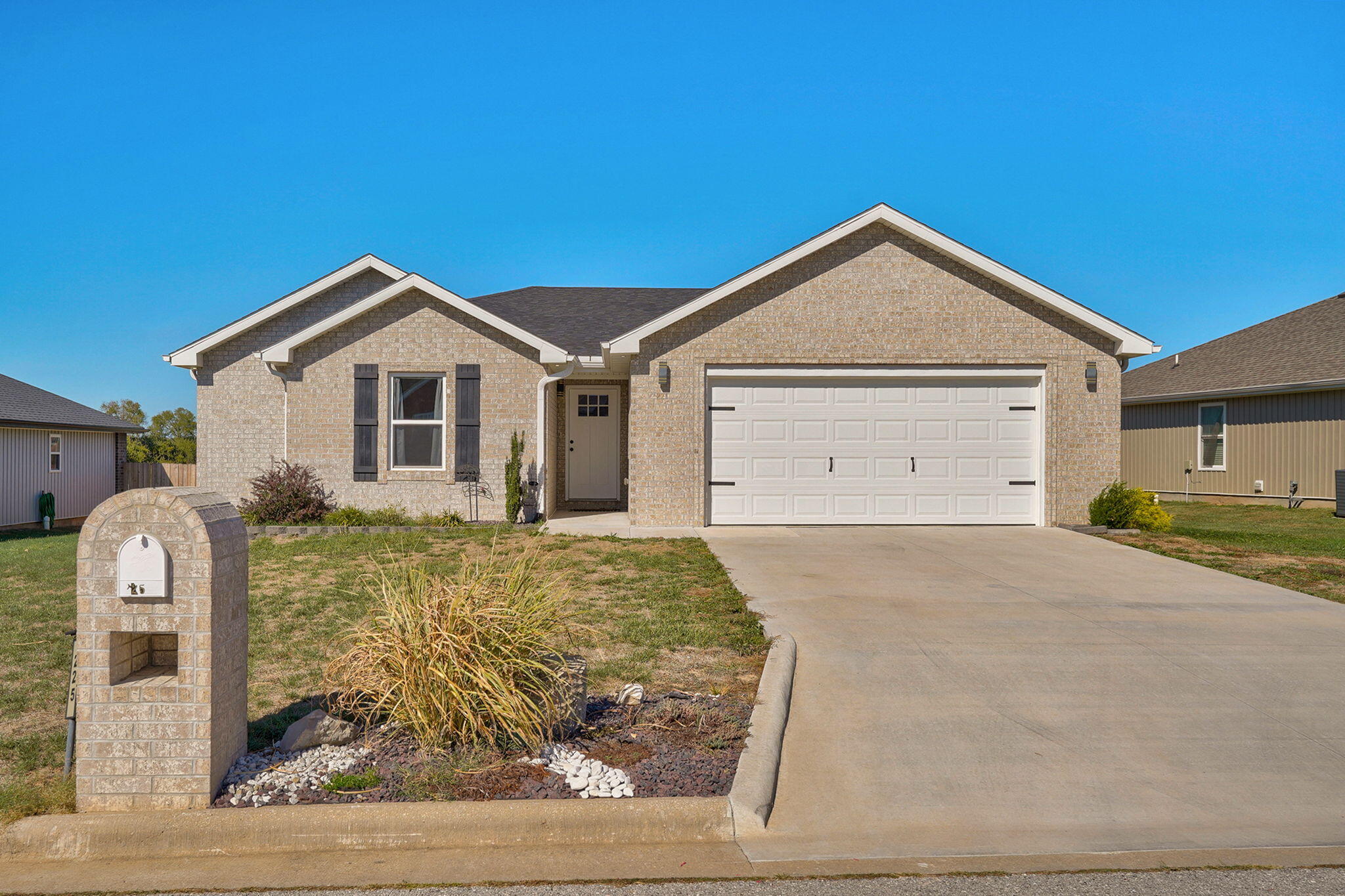 Photo of 225 Kori Court Mt Vernon MO 65712