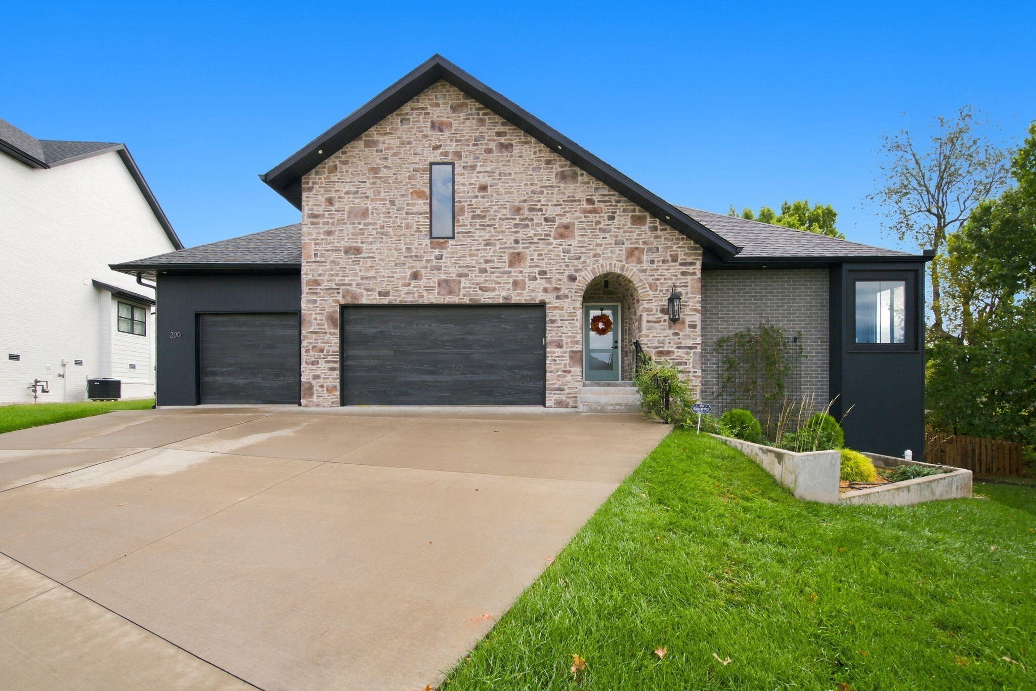 Photo of 200 N Blarney Court Nixa MO 65714
