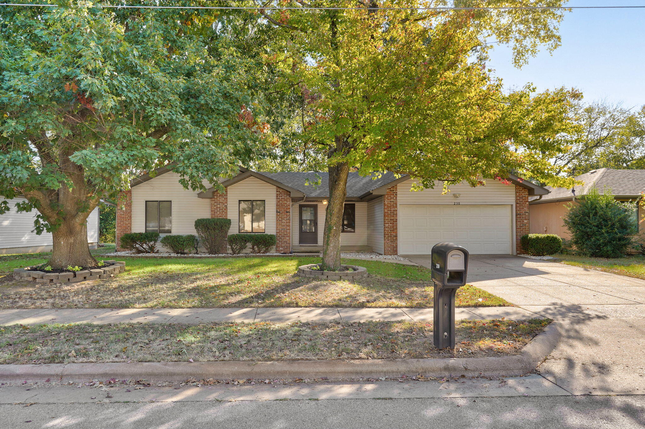 Photo of 238 S Lulwood Avenue Springfield MO 65802