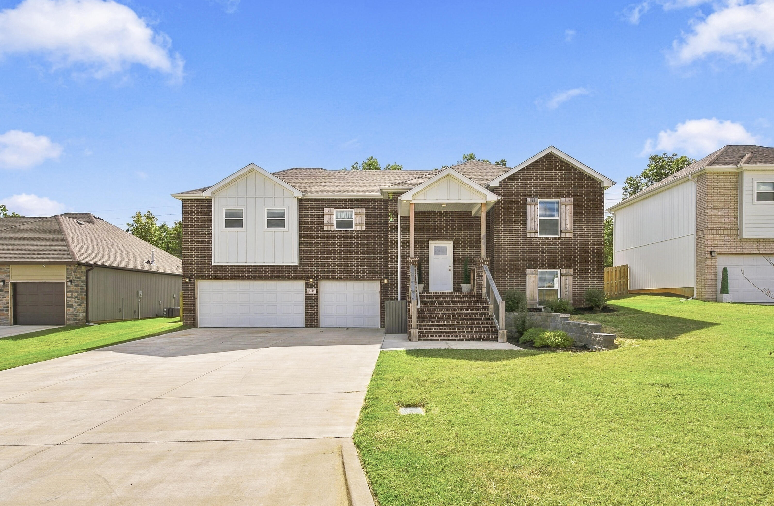 Photo of 1406 E Command Court Nixa MO 65714