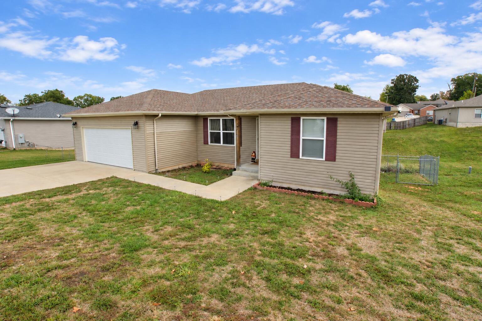 Photo of 325 Echo Valley Circle Reeds Spring MO 65737