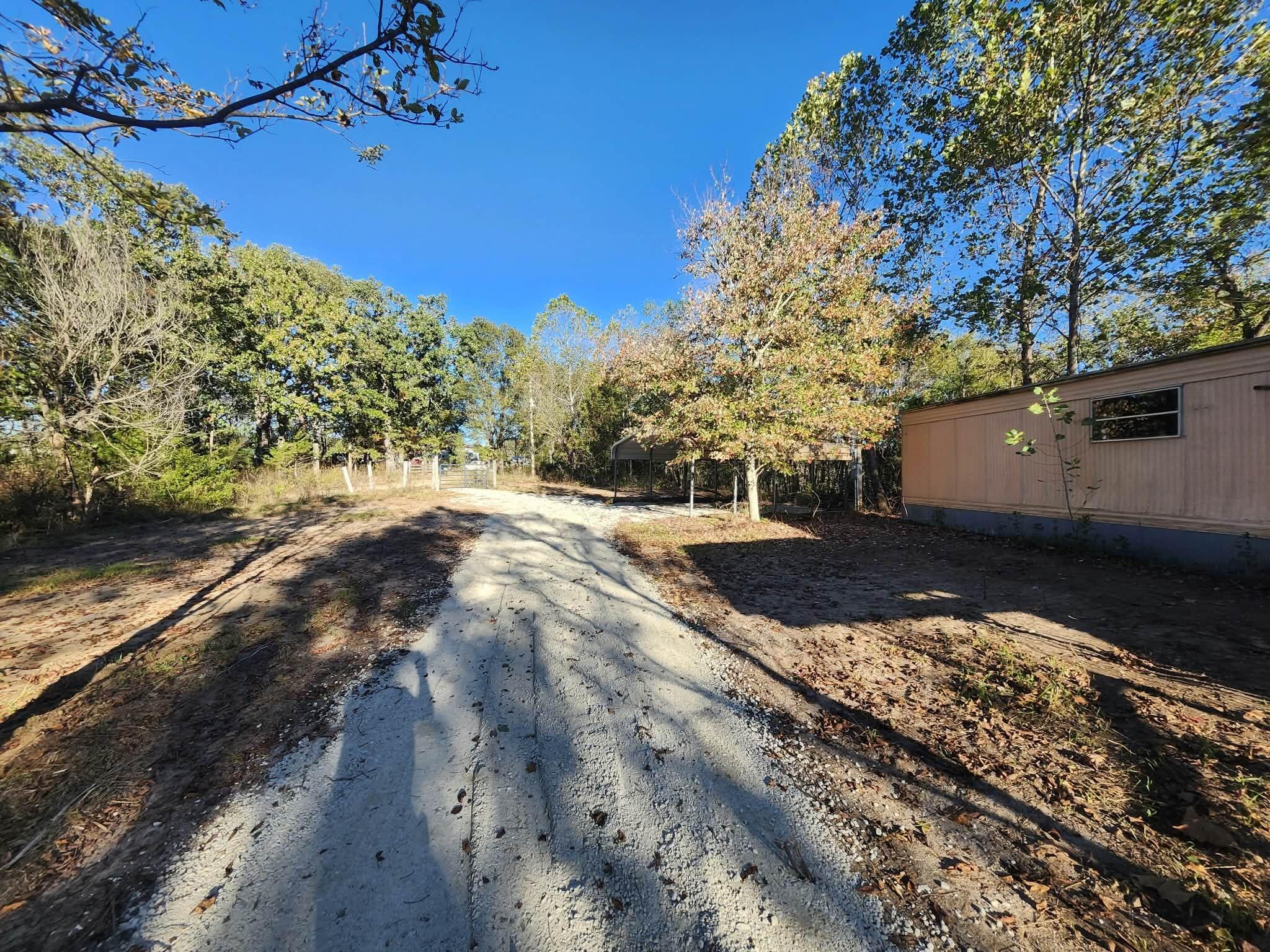 Photo of 16490 Slutz Road Elk Creek MO 65464