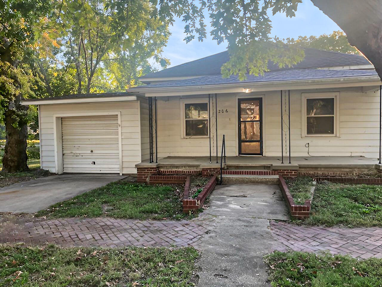 Photo of 206 N Miles Avenue Pittsburg KS 66762