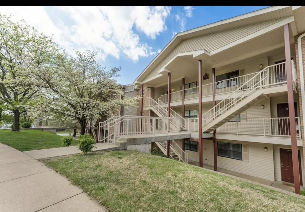 Photo of 350 S Wildwood Drive #F4 Branson MO 65616