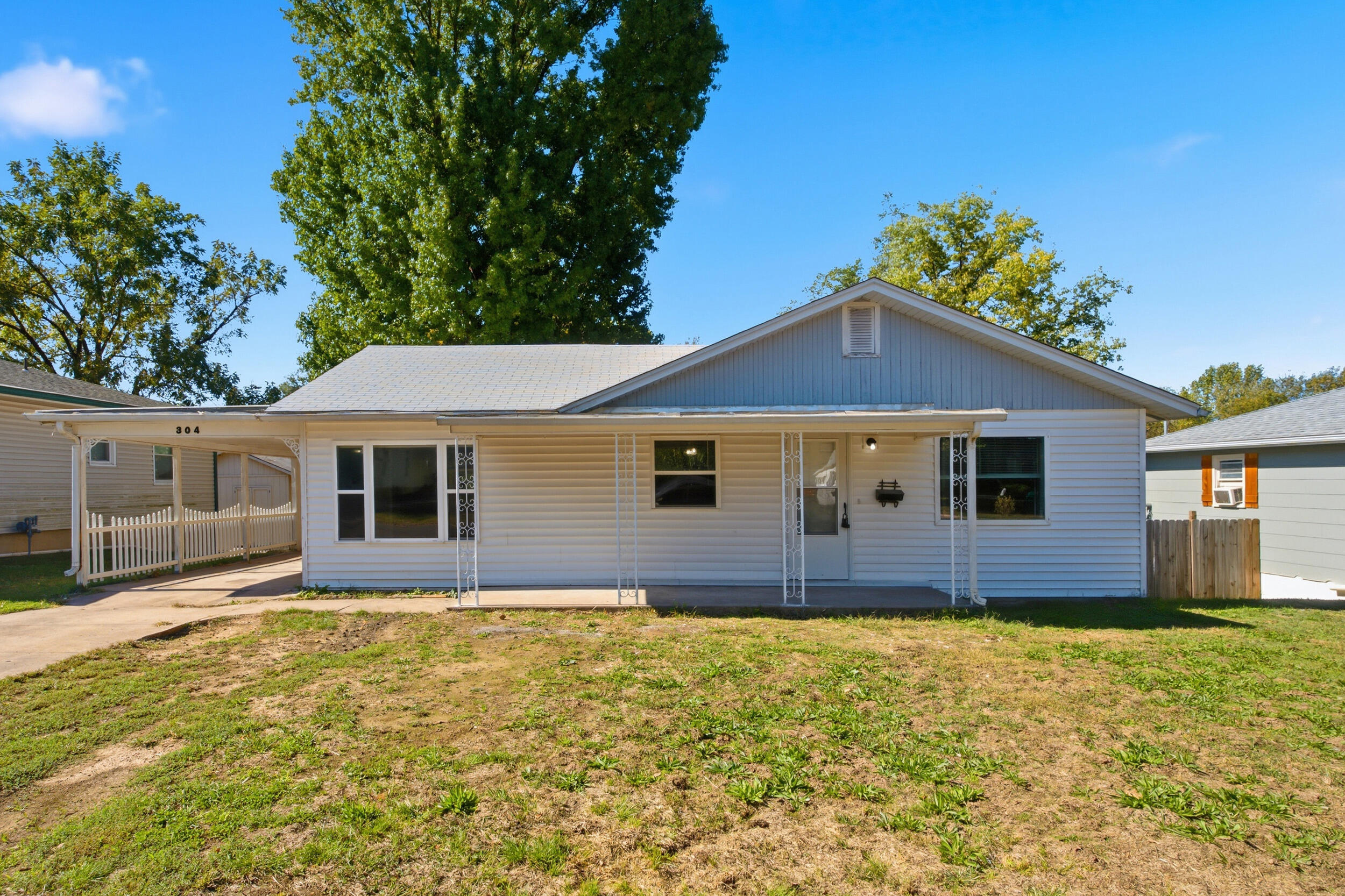 Photo of 304 N Lincoln Avenue Monett MO 65708