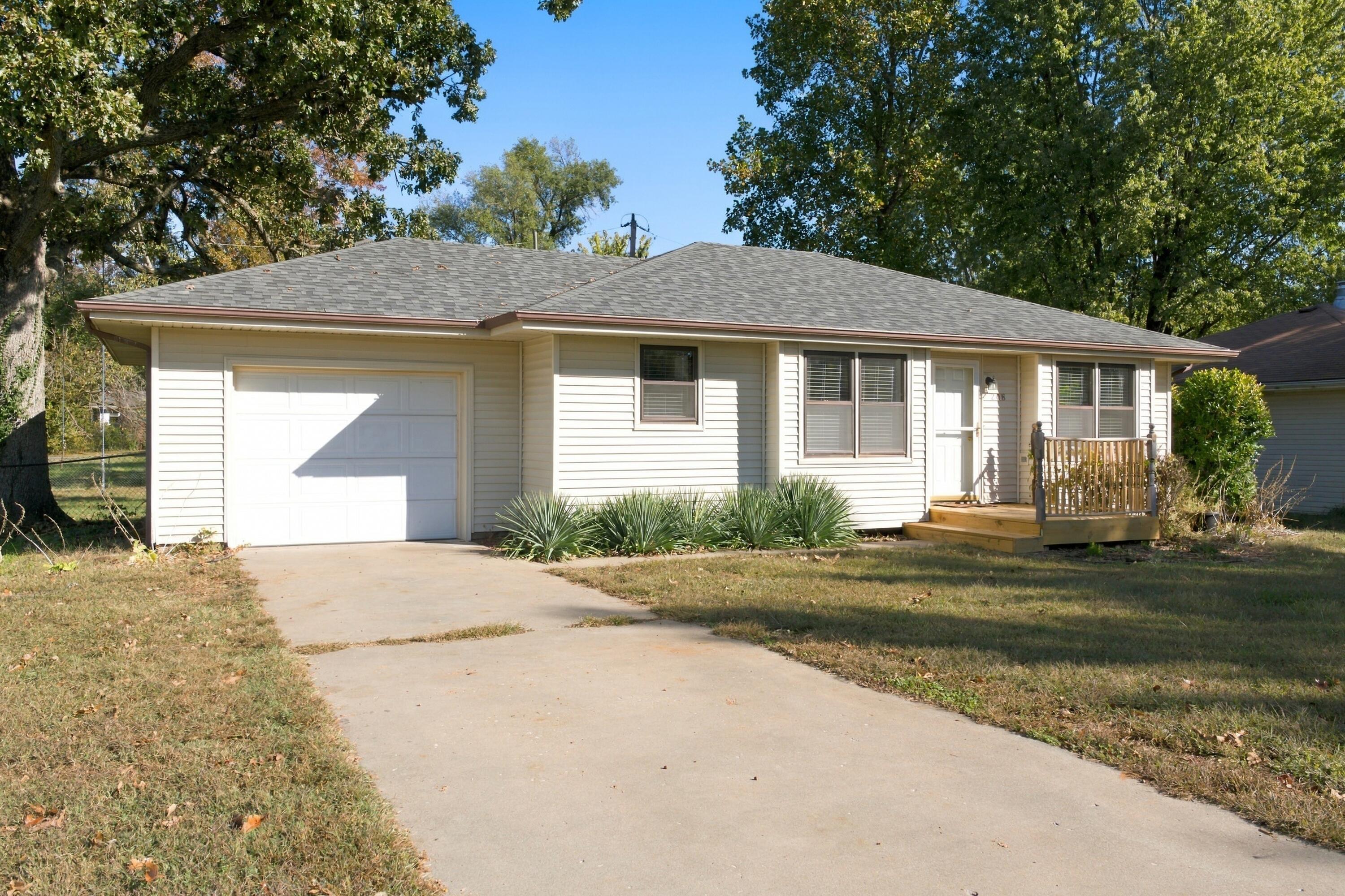 Photo of 208 Glenn Street Rogersville MO 65742
