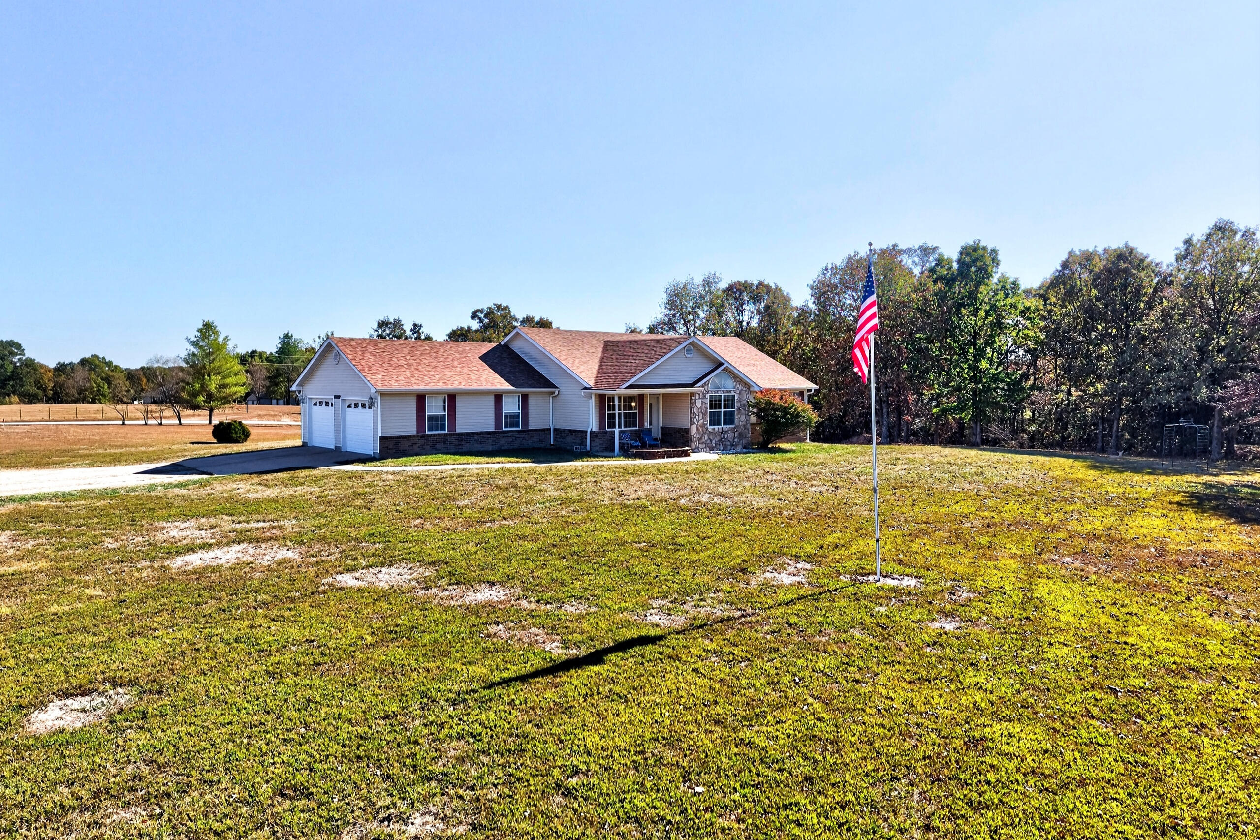 Photo of 25350 Hideaway Lane Lebanon MO 65536