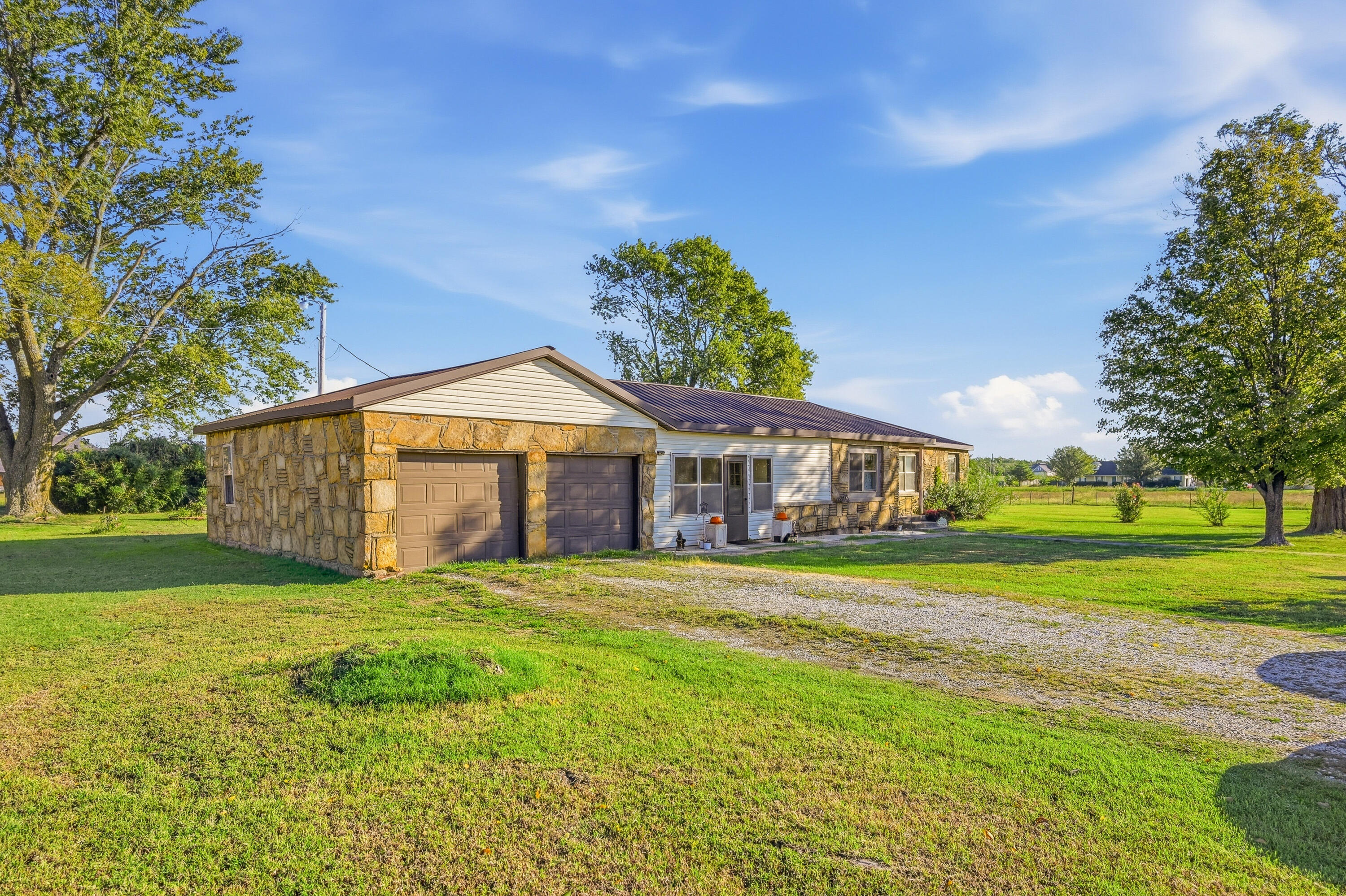 Photo of 1470 Carver Road Diamond MO 64840