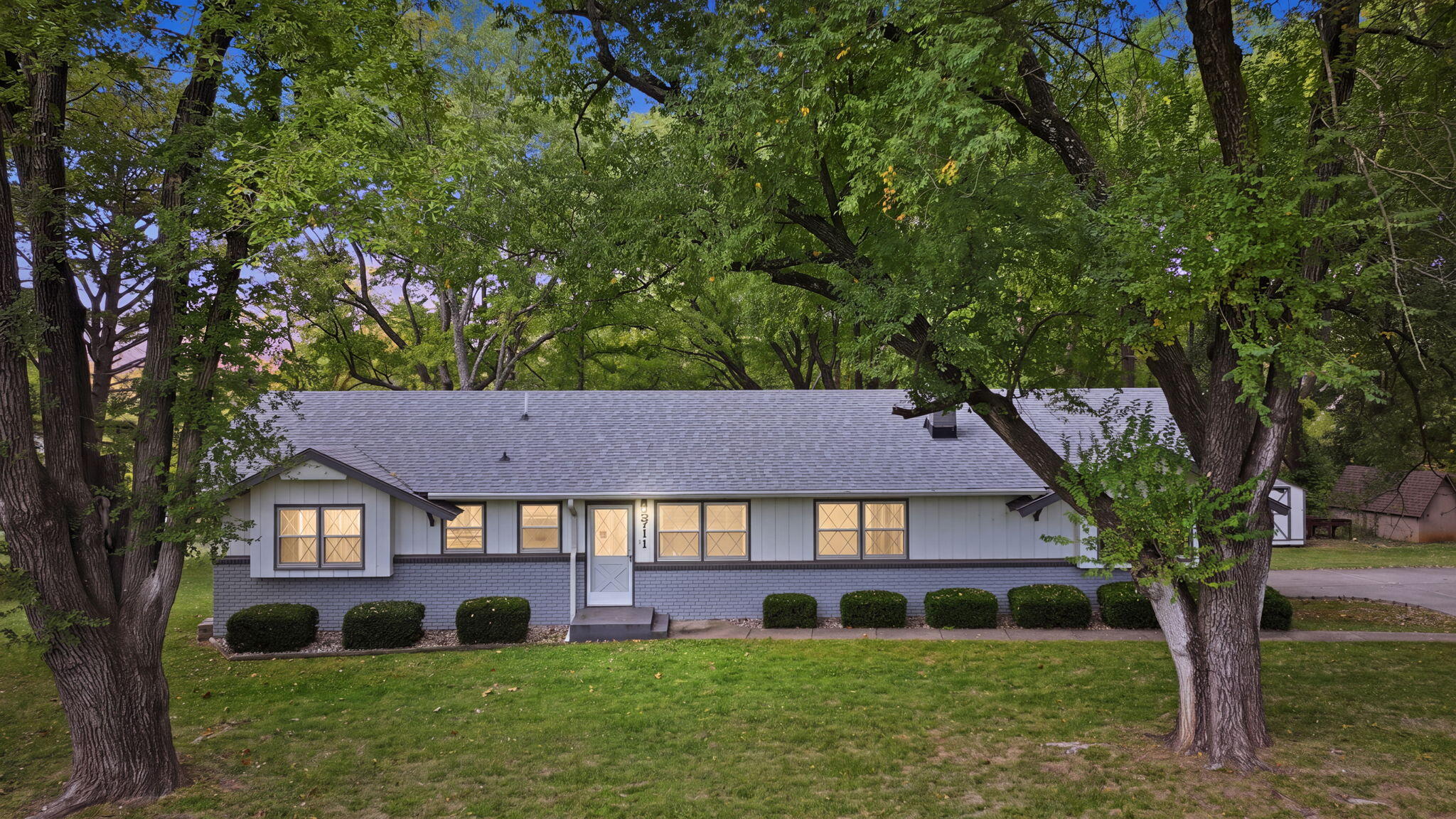 Photo of 5711 S Roanoke Avenue Springfield MO 65810